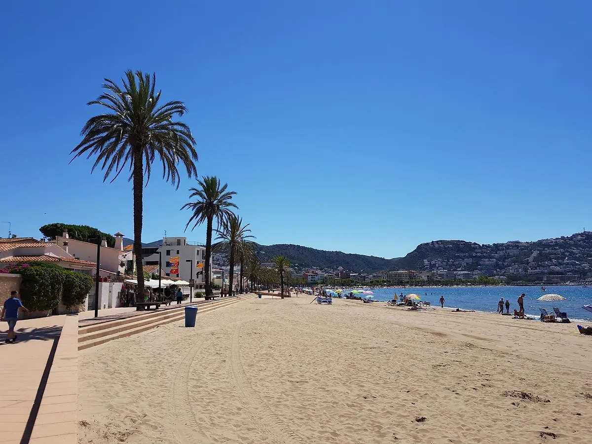 Apart-Rent Apartment Francesc Macia Penthouse 2000 Roses Spain